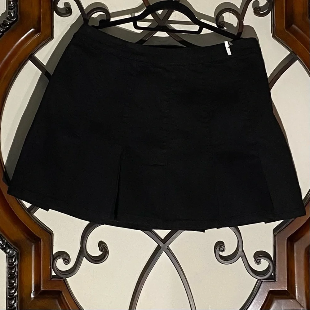 No Boundaries Junior's Black Pleated Skirt